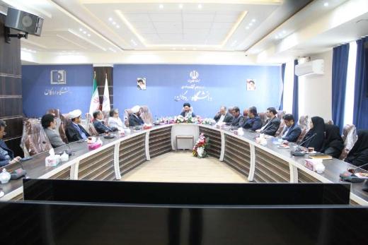 تاکید امام جمعه اردکان بر تقویت نقش‌آفرینی دانشگاهیان در جامعه